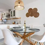 Sea Front House Micaela I Μαρμπέλλα